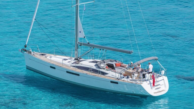 Jeanneau 57 | MESSENGER Luxury Yacht Charter
